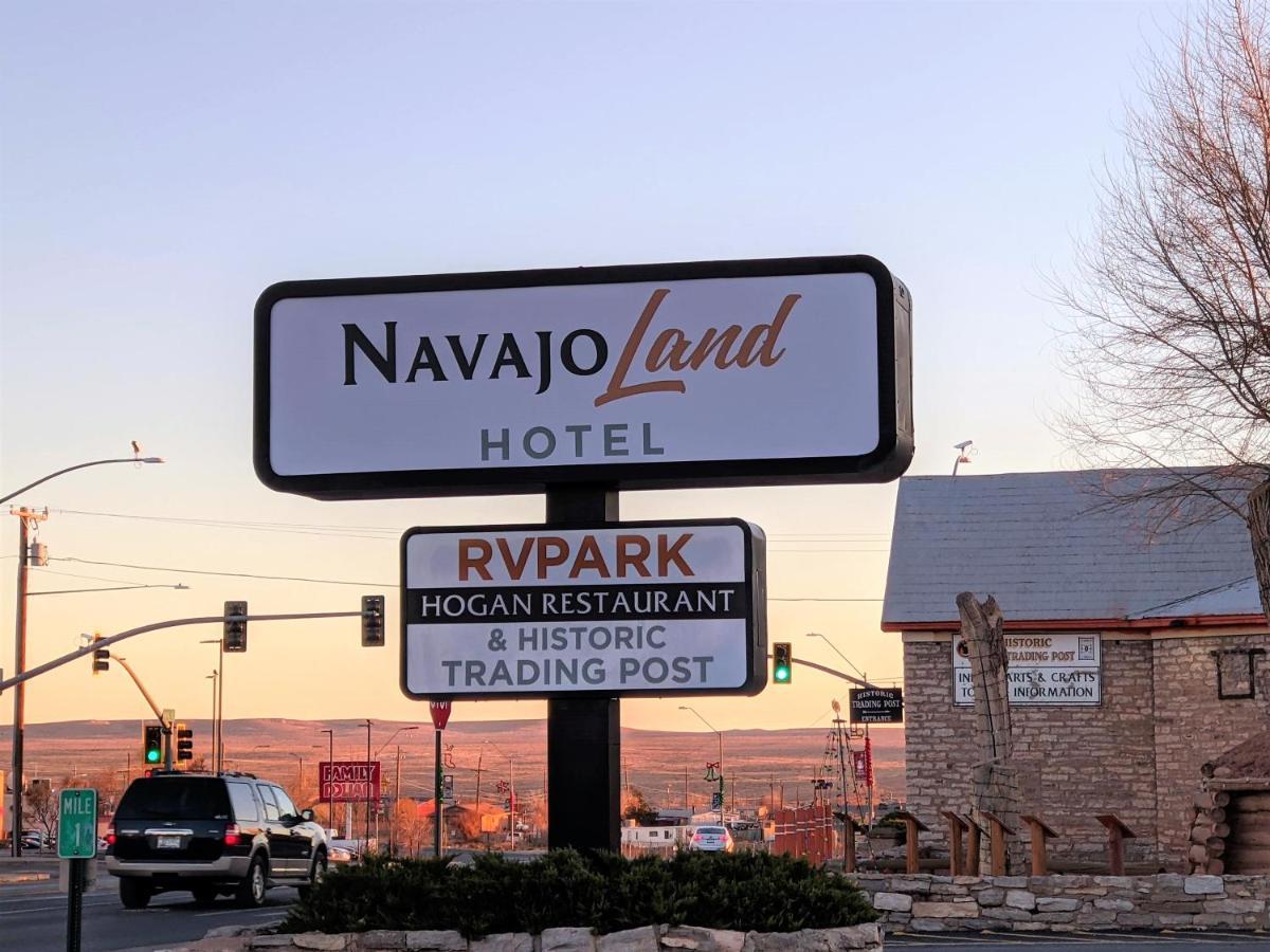 Navajoland Hotel Tuba City Bagian luar foto